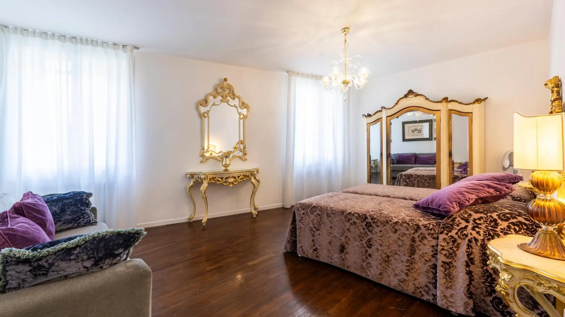 Savoia E Jolanda Apartments Venice Italy
