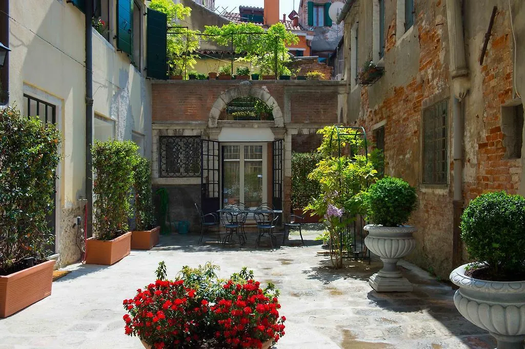 Savoia E Jolanda Apartments Venice