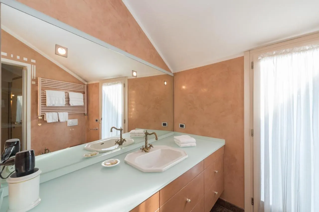 Savoia E Jolanda Apartments Βενετία