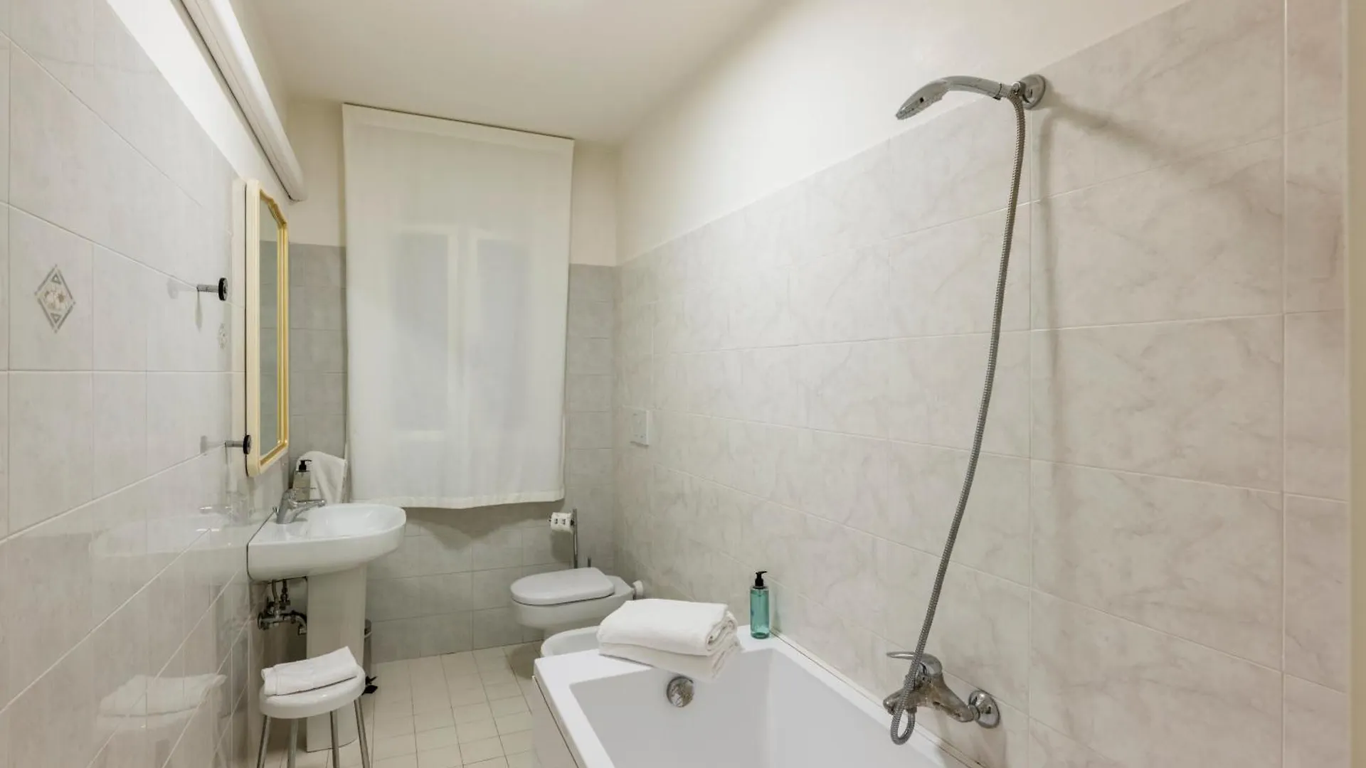 Savoia E Jolanda Apartments Βενετία 0*,