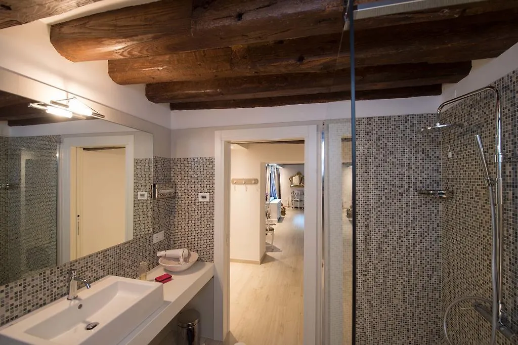 Savoia E Jolanda Apartments Βενετία