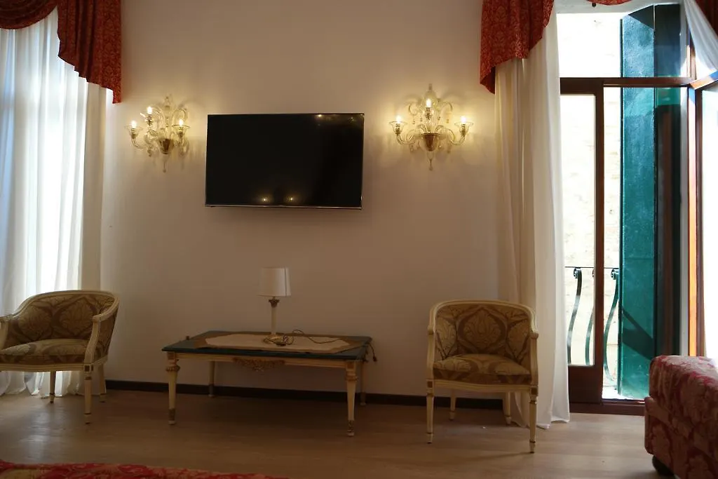 Savoia E Jolanda Apartments Βενετία
