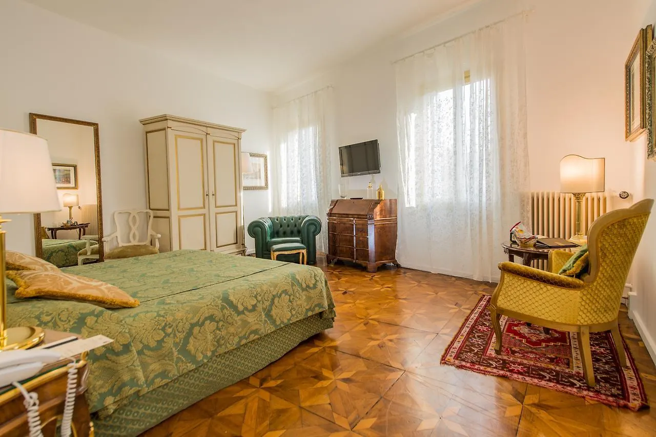 Savoia E Jolanda Apartments Βενετία