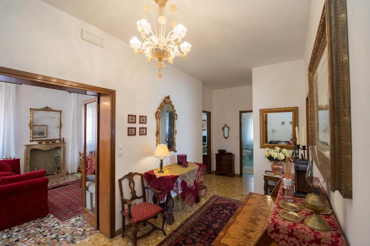 Savoia E Jolanda Apartments Venice