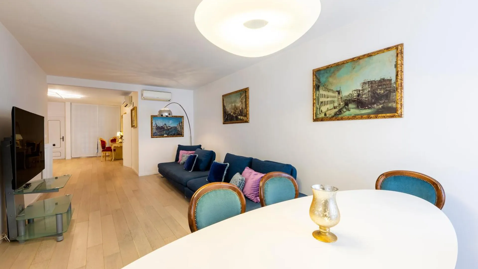 Savoia E Jolanda Apartments Venice Italy
