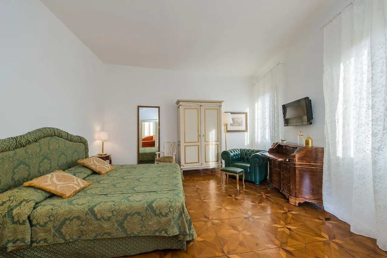 Savoia E Jolanda Apartments Venice