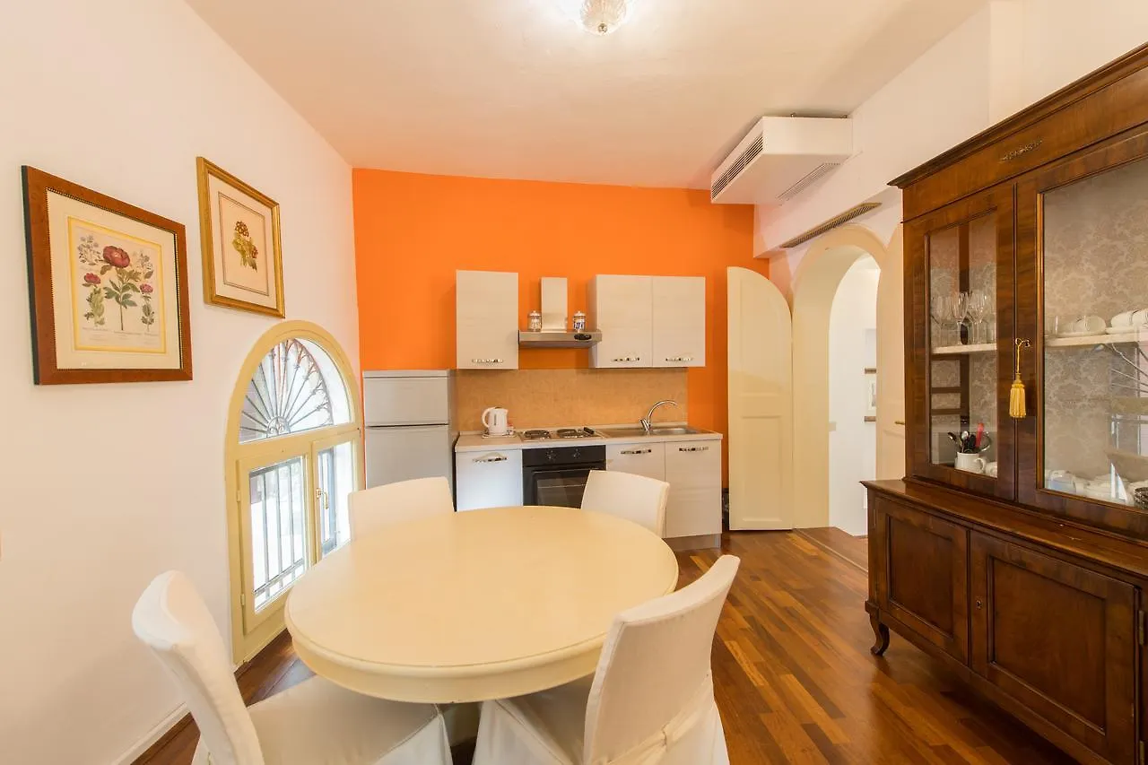 Savoia E Jolanda Apartments Venice